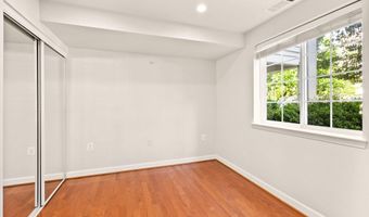 4089 S FOUR MILE RUN Dr 201, Arlington, VA 22204