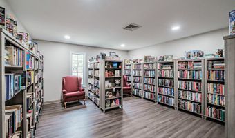 3 Windsor Dr, Alfred, ME 04002