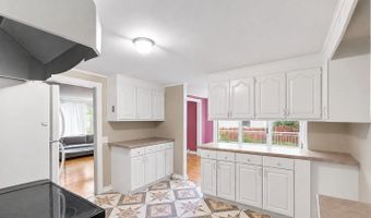 50 Maple Ave Ext, Bethel, CT 06801