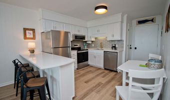 301 E Commerce Way Rd 214 Sea Spray, Atlantic Beach, NC 28512