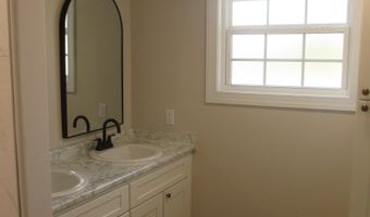 390 Bay St, Baxley, GA 31513