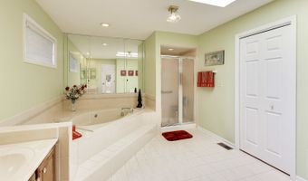1819 N Normandy Ct, Arlington Heights, IL 60004