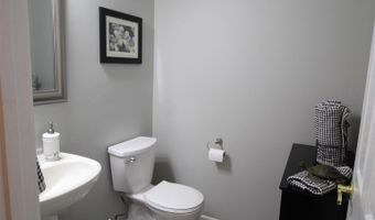 68 Delray Ln, Absecon, NJ 08201