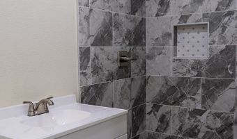 307 SW 11th St, Andrews, TX 79714