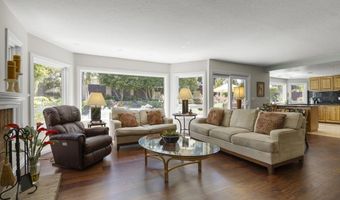 2142 Klamath Dr, Camarillo, CA 93010