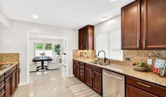 701 Kehrs Mill Rd, Ballwin, MO 63011
