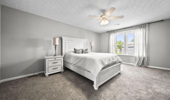 43 Burroughs Dr, Ashville, OH 43103