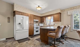 2325 Countryaire Estates Dr, Aberdeen, SD 57401