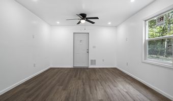 7083 Jefferson St, Bay St. Louis, MS 39520