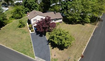 540 Sherman Ave, Belford, NJ 07718