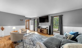 667 Duxbury Ct SE, Ada, MI 49301