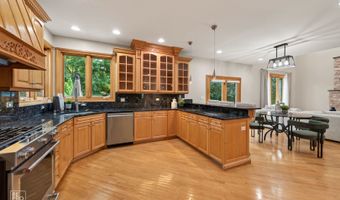 1017 E Red Oak St, Addison, IL 60101