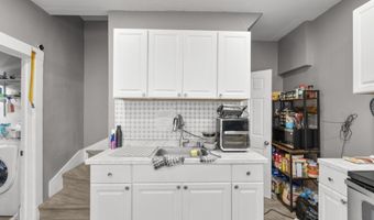 15 New Ln, Cromwell, CT 06416