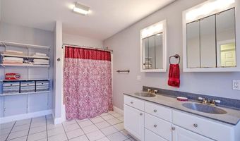 29 Lake Ave, Barrington, RI 02806