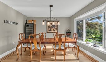 34 Serpentine Dr, Atlantic Highlands, NJ 07716