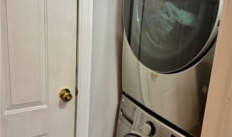 427 Van Roen Rd, Utica, NY 13502