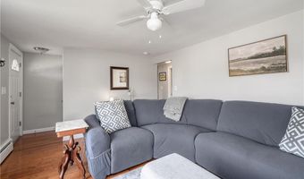 18 Oak Hill Ave, North Smithfield, RI 02896