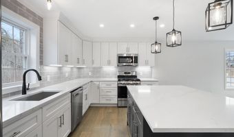 335 Raymond Rd, Chester, NH 03036