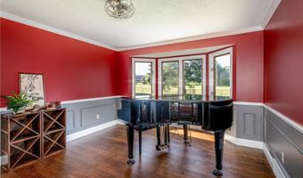 55 Hunt Club Cir, Amherst, NY 14051