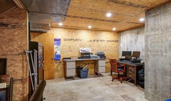 2017 E Chestnut Ave, Arkansas City, KS 67005
