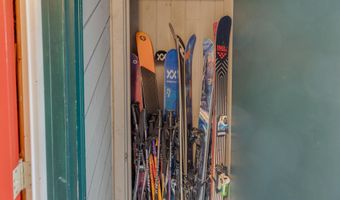 37 Pegwood Hill Rd, Campton, NH 03223