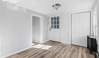 1382 Hope St, Bristol, RI 02809