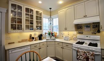 527 8th Ave, Belmar, NJ 07719