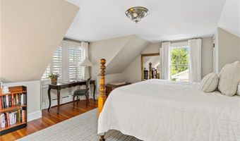 21 John St, Newport, RI 02840