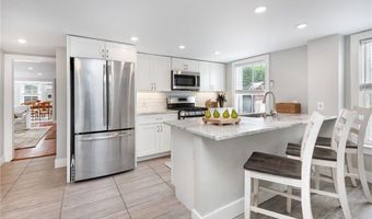 43 Farewell St 2, Newport, RI 02840