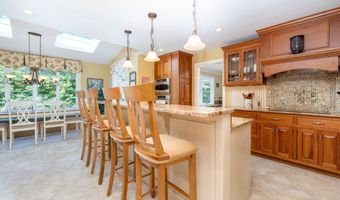 56 Larkspur Ln, Bristol, CT 06010