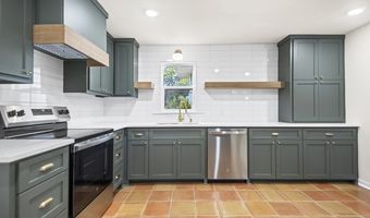 111 N 1st St, Benton, AR 72015