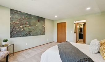 2490 STROEBE ISLAND Dr, Appleton, WI 54914