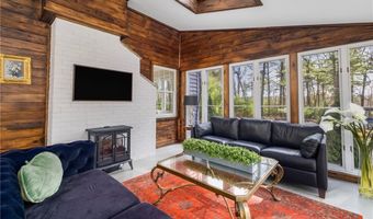 35 Hallville Rd, Exeter, RI 02822