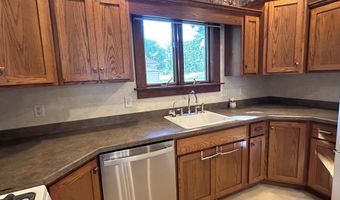 709 N St, Aurora, NE 68818