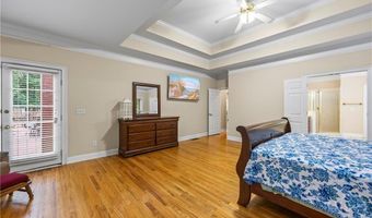 1050 Chestnut Glen Dr, Athens, GA 30606