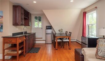 17 Lincoln St, Newport, RI 02840