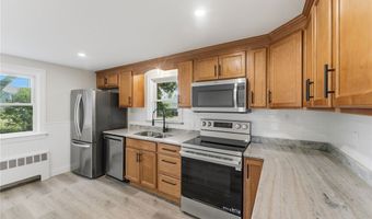 28 Plain St, East Providence, RI 02916