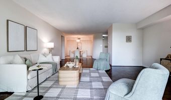 1101 S ARLINGTON RIDGE Rd S 208, Arlington, VA 22202