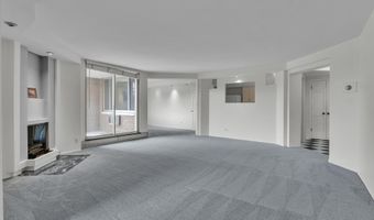 1050 Wall St 2C, Ann Arbor, MI 48105