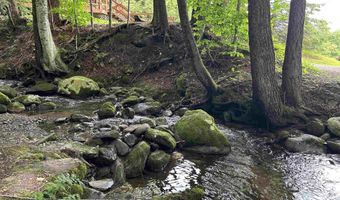 46 Log Cabin Dr, Cambridge, VT 05465