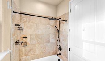 1009 Bluebonnet Ln, Adkins, TX 78101