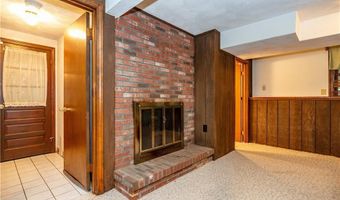 154 Spring Valley Dr, East Greenwich, RI 02818