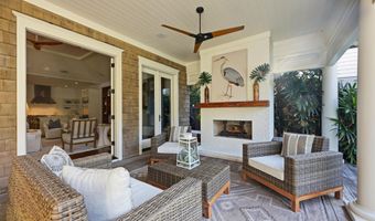 698 BEACH Ave, Atlantic Beach, FL 32233