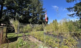 925 7TH St, Brookings, OR 97415