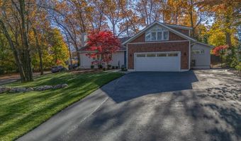 5 Karen Dr, Barrington, RI 02806