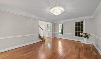 2086 Autumn Hill Dr, Ann Arbor, MI 48103