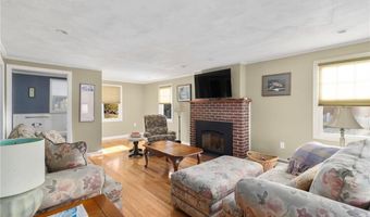 120 Chestnut Ave, Narragansett, RI 02882