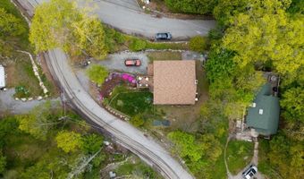 1052 Lakeside Dr E, Alloway, NJ 07422