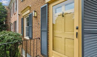 2610 WINDBREAK Dr, Alexandria, VA 22306