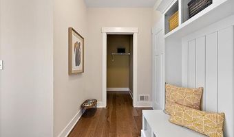 6151 N TRAILWOODS Dr, Ann Arbor, MI 48103